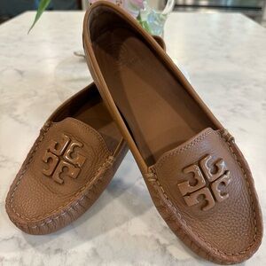 New Tory Burch Lowell 2 Driver shoe.  Size 6.5. Brown tumbled leather.